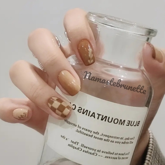 2/$16 Boho Hearts & Checkerboard Press On Nails - Picture 8 of 15